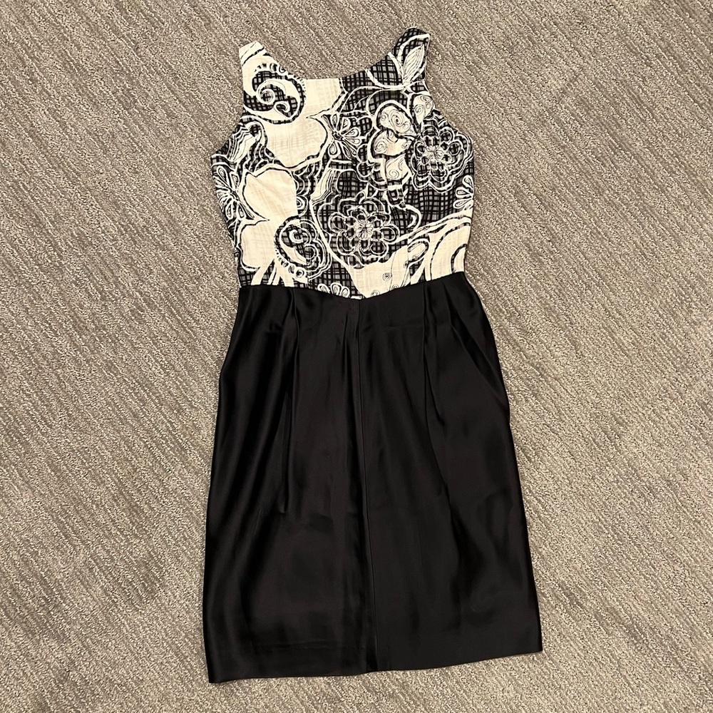 Badgley Mischka Silk White/Black Dress Size 2